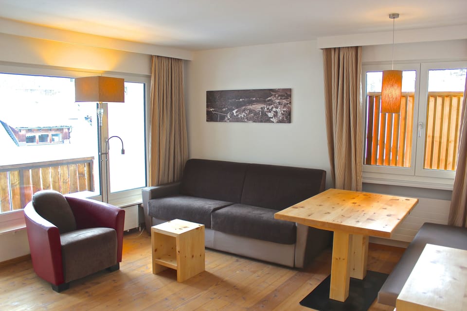 Junior Suite | Down comforters, minibar, in-room safe, desk