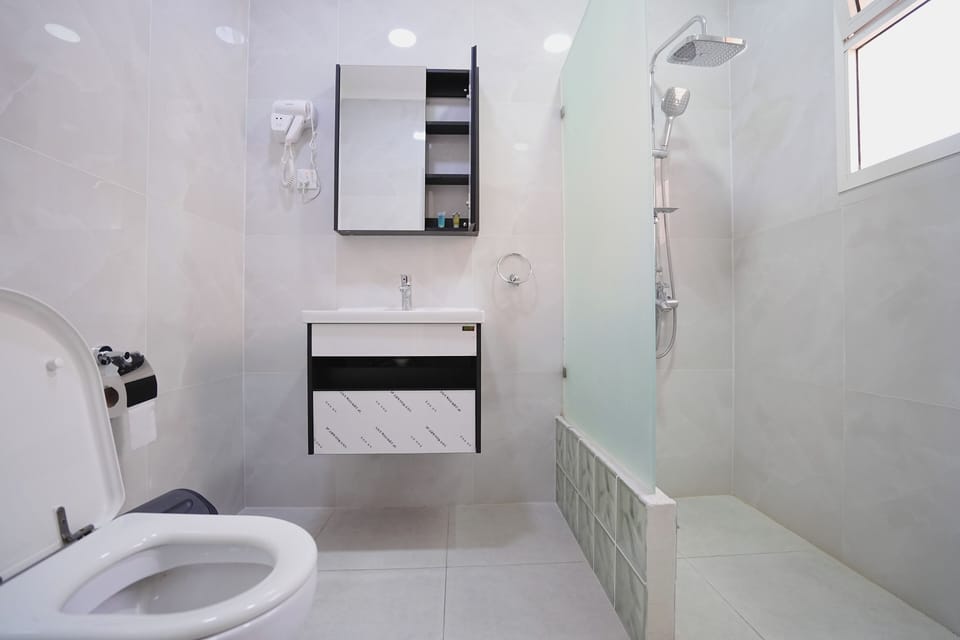 Villa, 2 Bedrooms | Bathroom | Free toiletries, hair dryer, towels