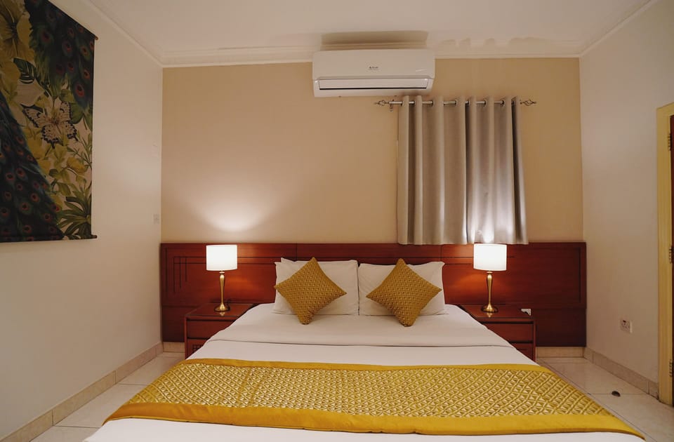 Deluxe Villa, 1 Bedroom | Hypo-allergenic bedding available, minibar, in-room safe, desk