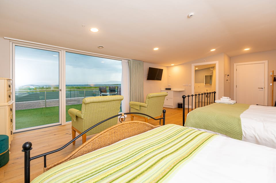 Suite One - Spacious luxury suite with stunning Atlantic sea views