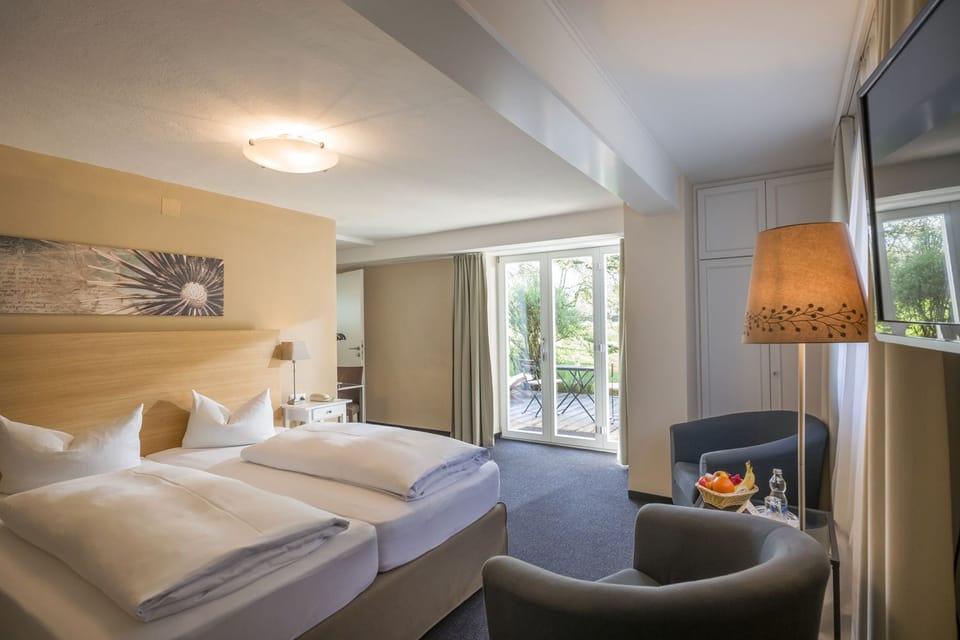 Classic Double Room | Cribs/infant beds, rollaway beds, free WiFi