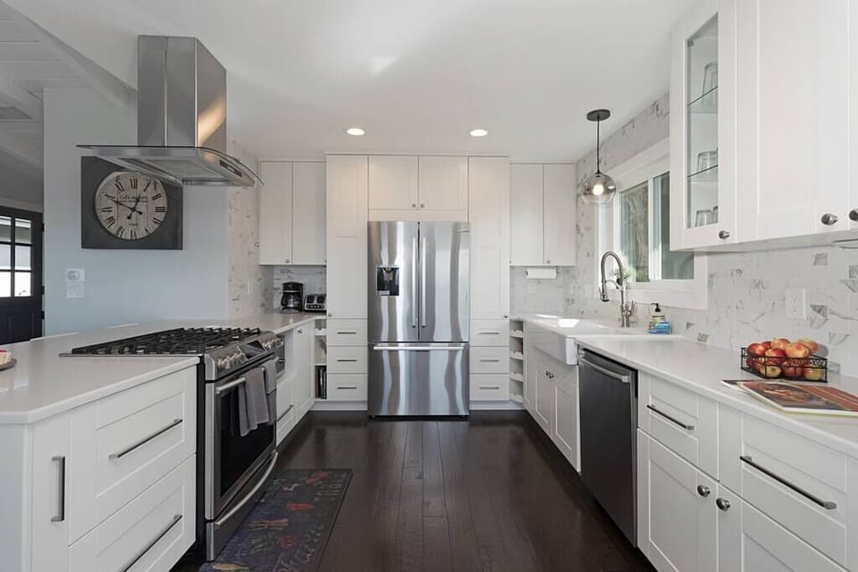 The kitchen has plenty of room for more than one cook in the kitchen!