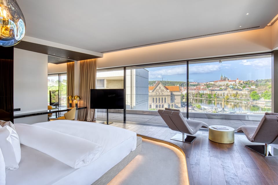 Royal Penthouse | 1 bedroom, minibar, in-room safe, blackout drapes