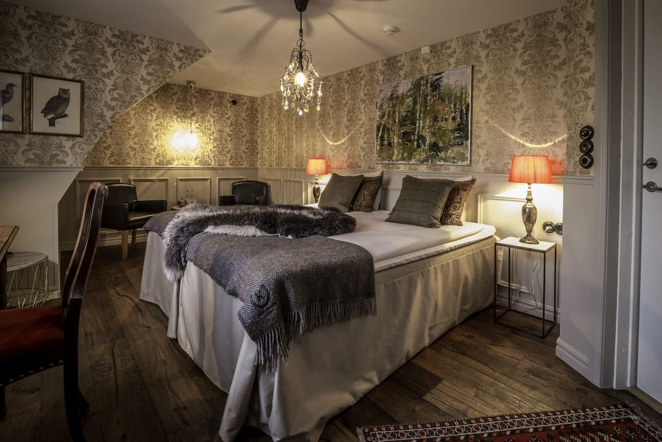 Superior Twin Room | Individually decorated, individually furnished, laptop workspace