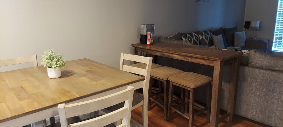 kitchen seating for seven