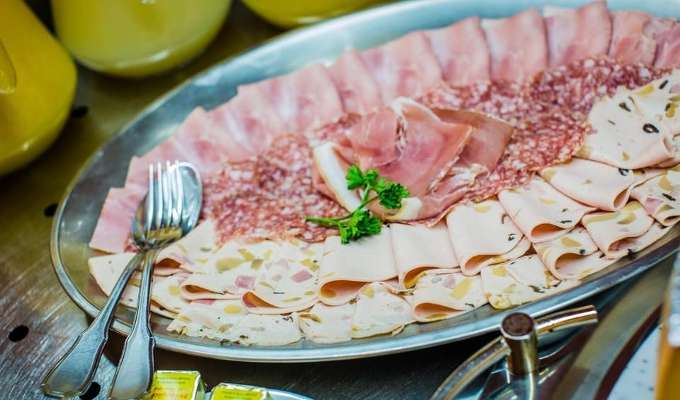 Breakfast and dinner served