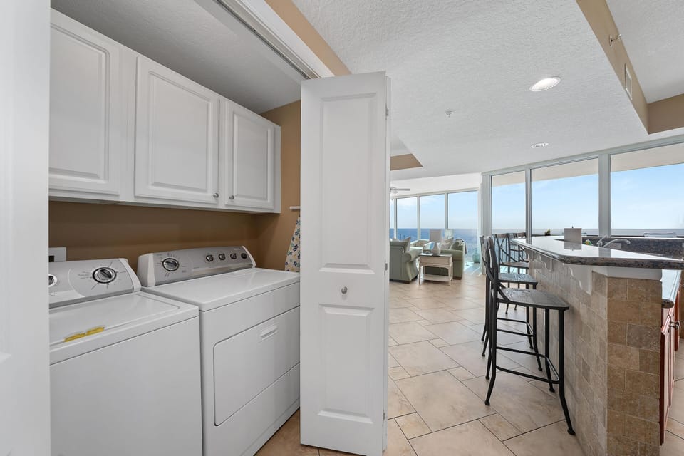 Washer &amp; Dryer, Private/Within Unit