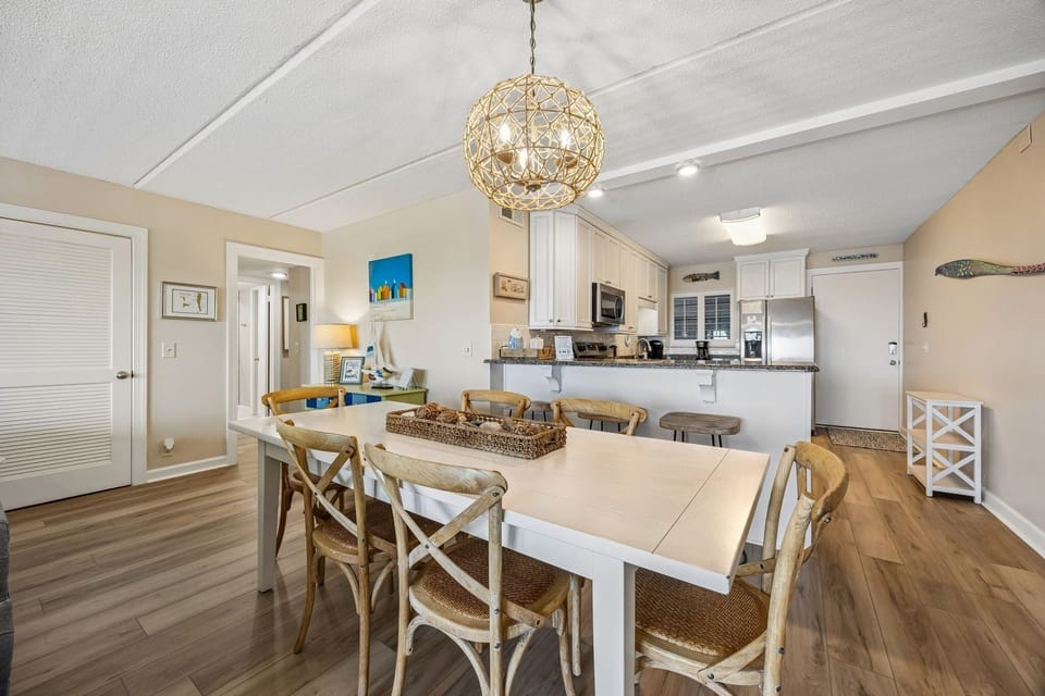 Condo, 3 Bedrooms | Dining