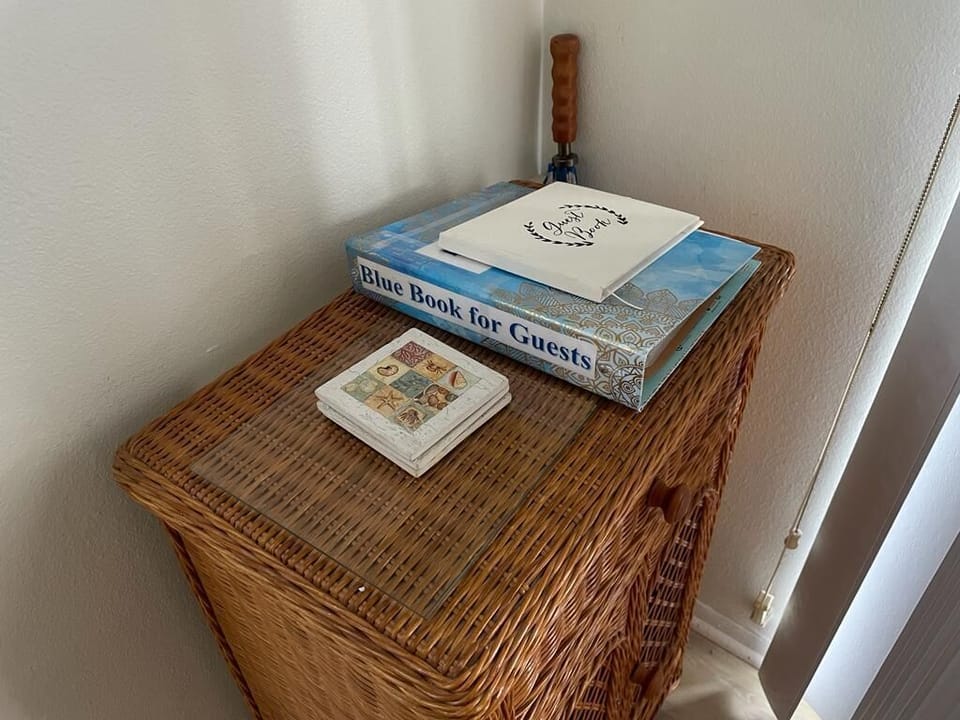 Blue Book with House Rules and local guide for guests