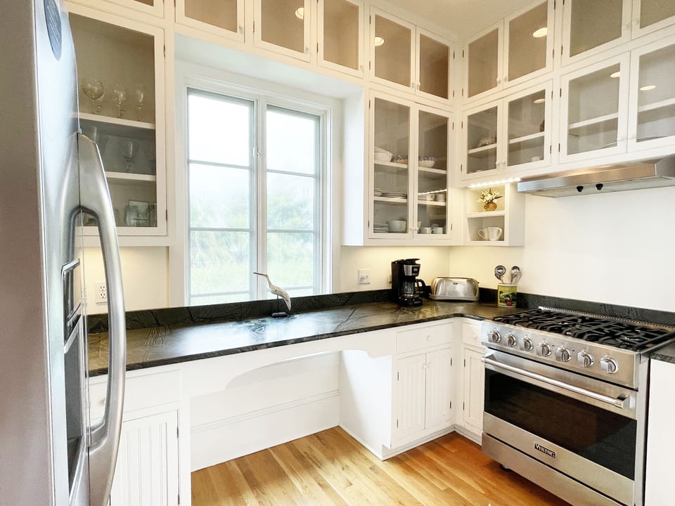 KITCHEN W/SIX BURNER STOVE