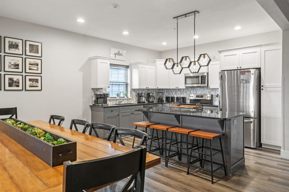 Dining/Kitchen