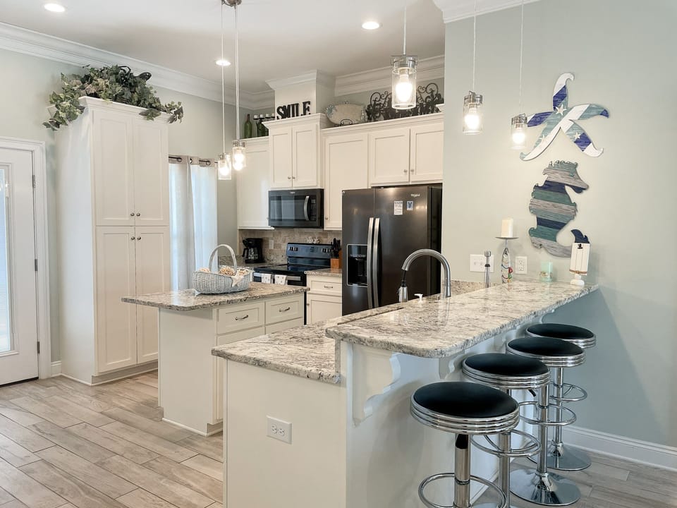 Kitchen Bar 