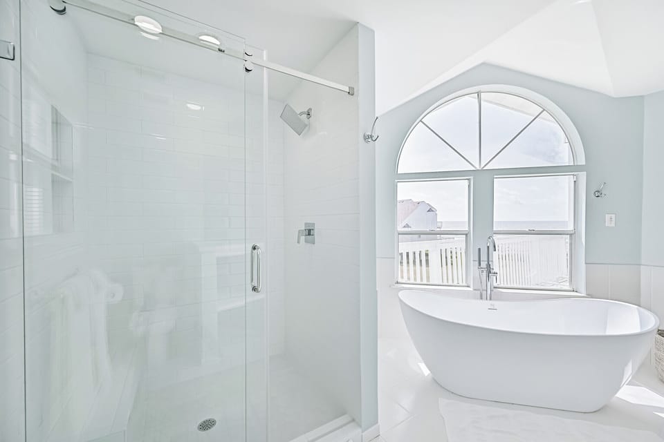 Watch the ocean from the bathtub