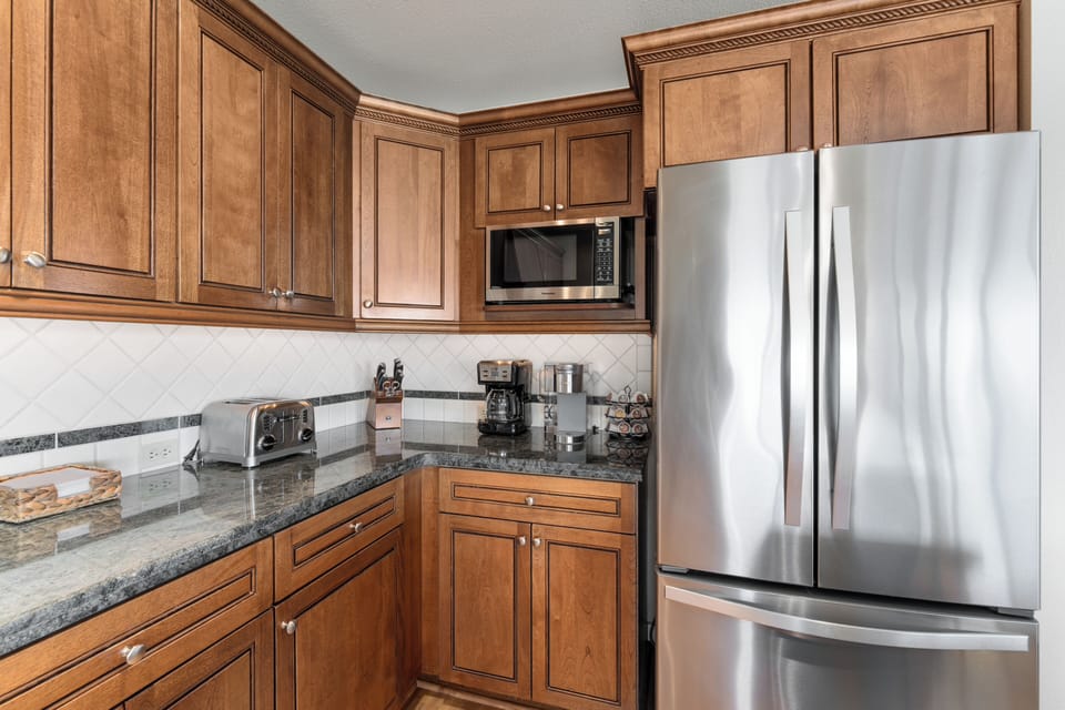 Toaster, Coffee Pot, Keurig & Pots/Pans for cooking and baking
