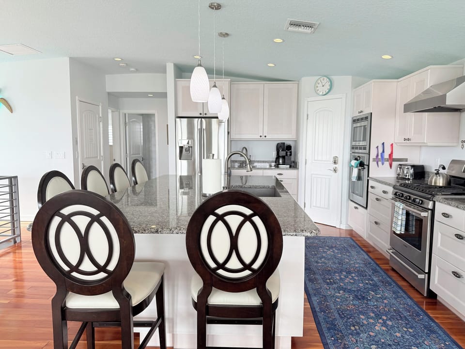 Large Fully Equipped  Kitchen All Stainless Appliances