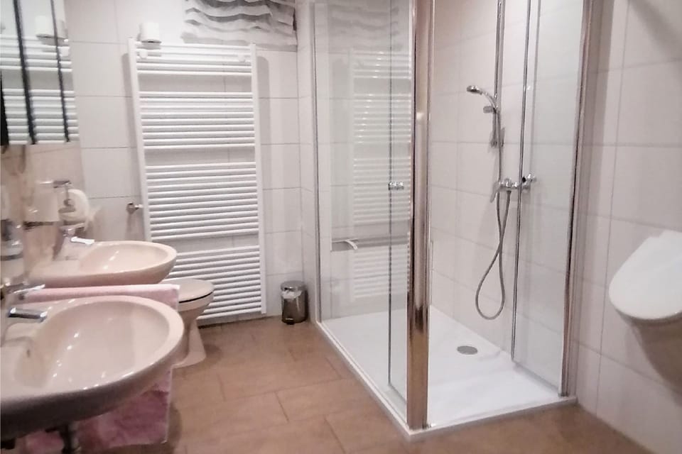 Triple Room | Bathroom | Towels