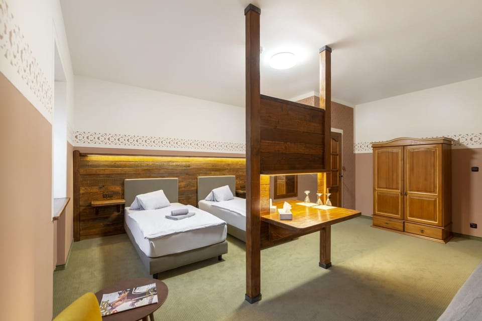 Desk, free WiFi, bed sheets