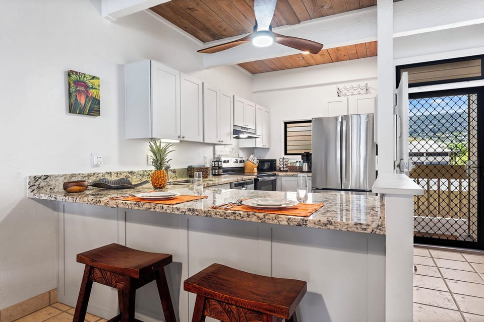 Breakfast Bar at Kitchen