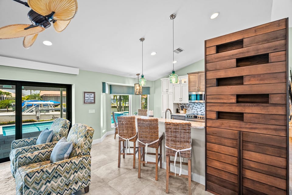 Bar seating for 3