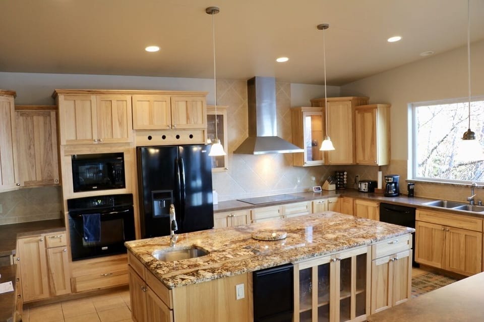 Spacious Kitchen With Amazing View
All New Appliances

