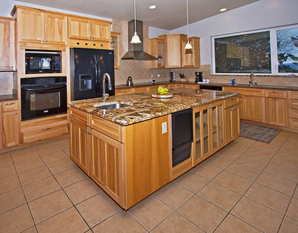Kitchen Island
