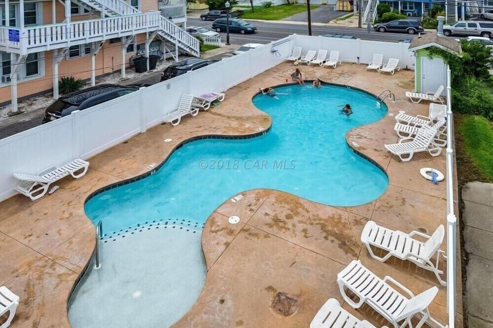 Community pool