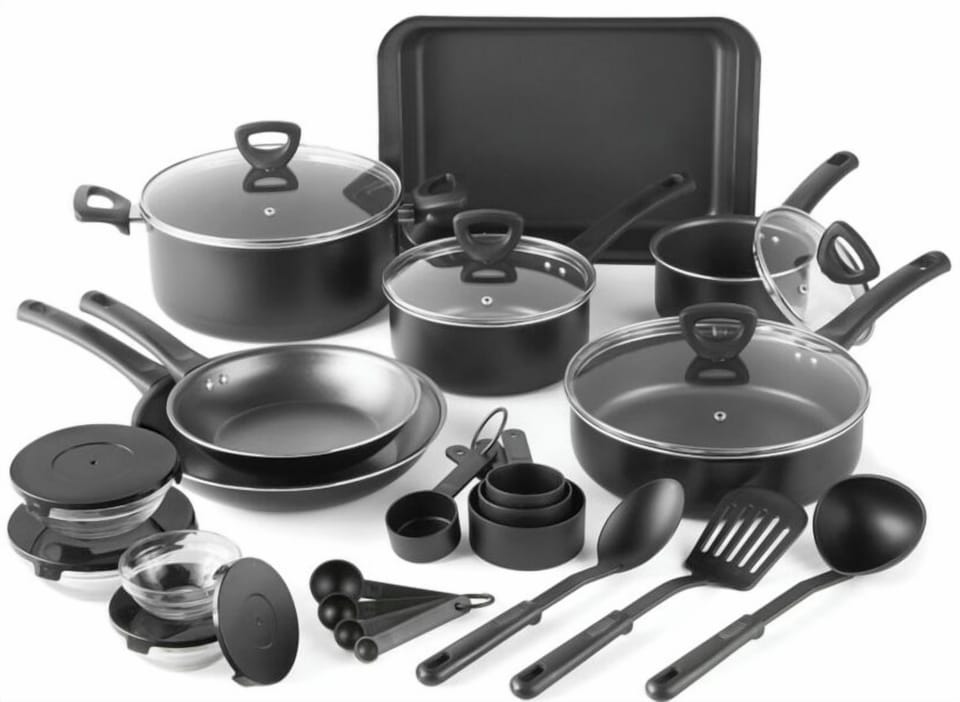 Pot/pan starter set included in kitchen