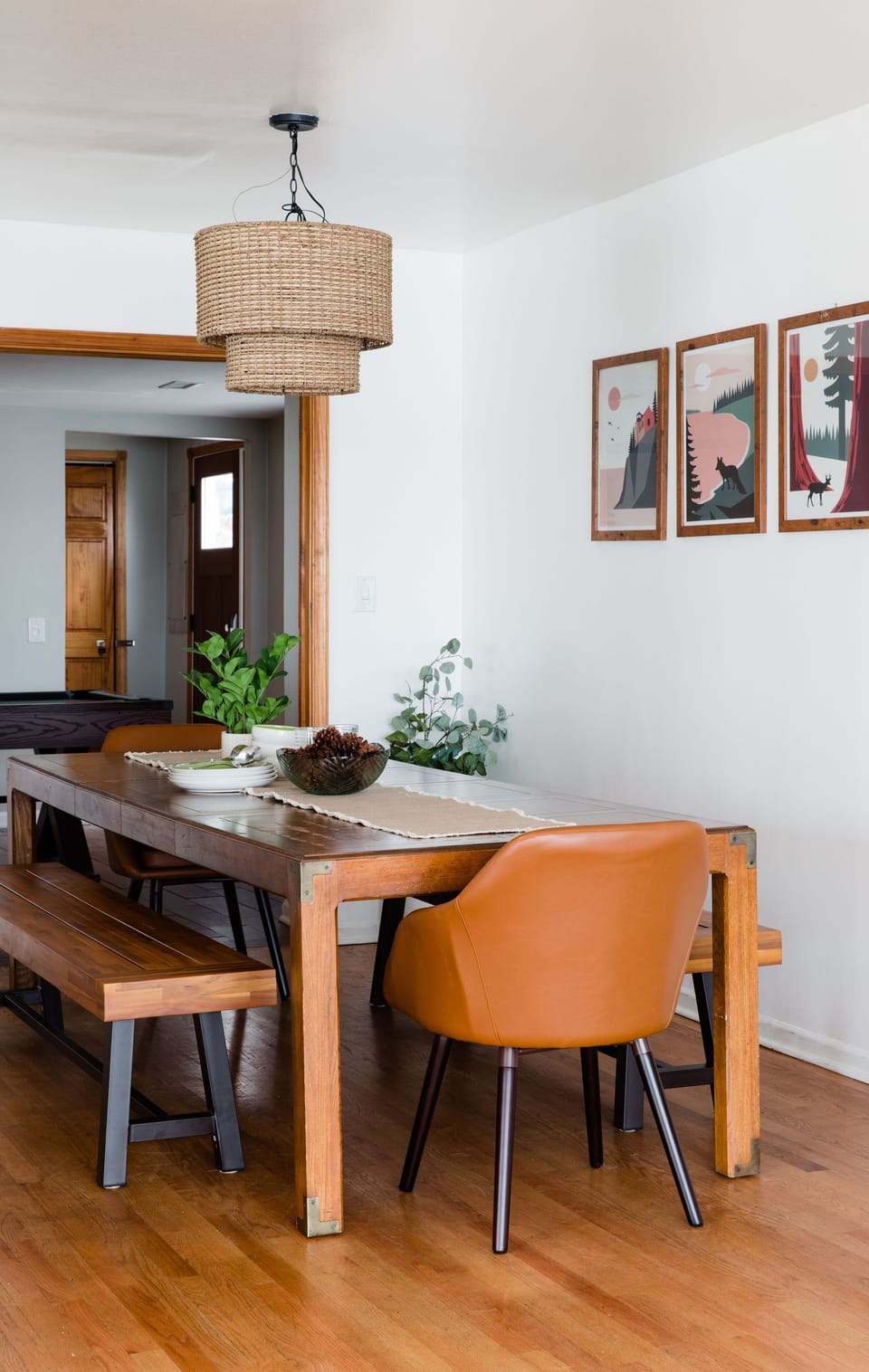 The dining area seats 10 and the kitchen seats 4