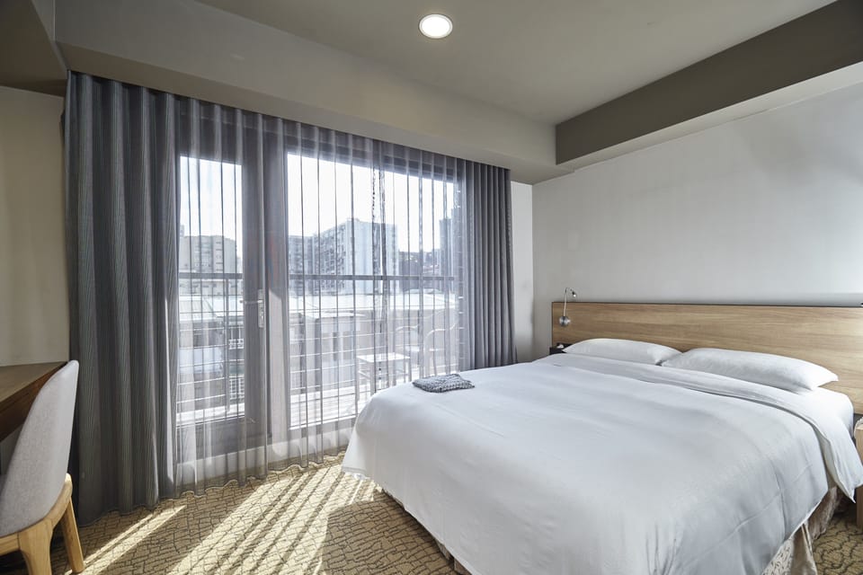 Easy Double Room | In-room safe, desk, blackout drapes, soundproofing