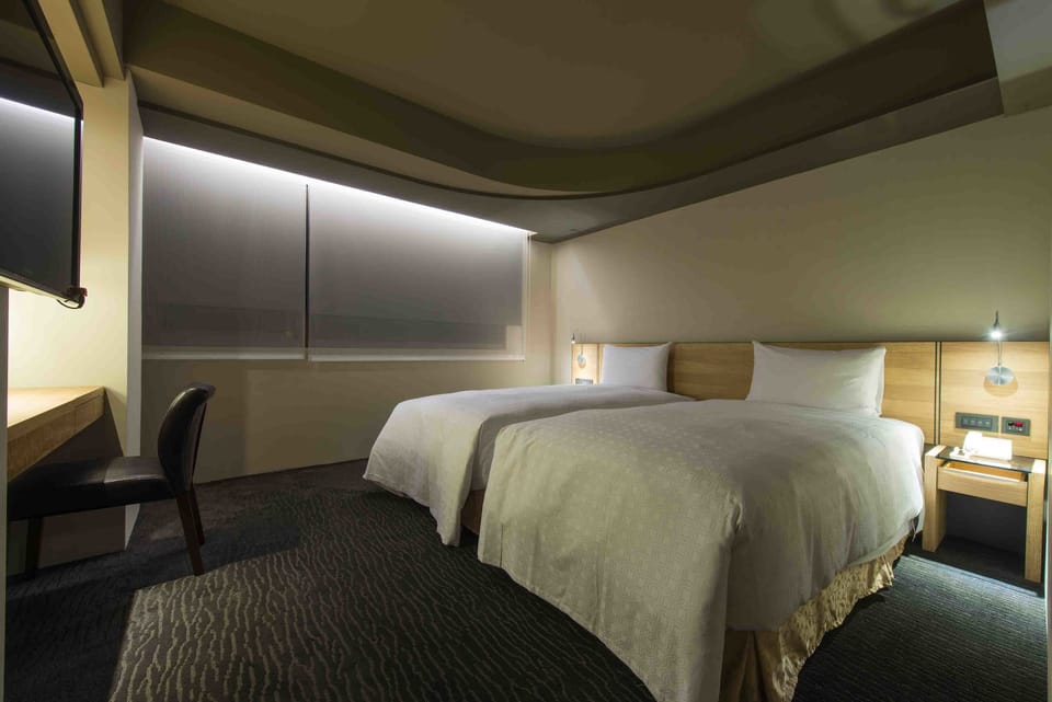 Easy Plus Twin | In-room safe, desk, blackout drapes, soundproofing