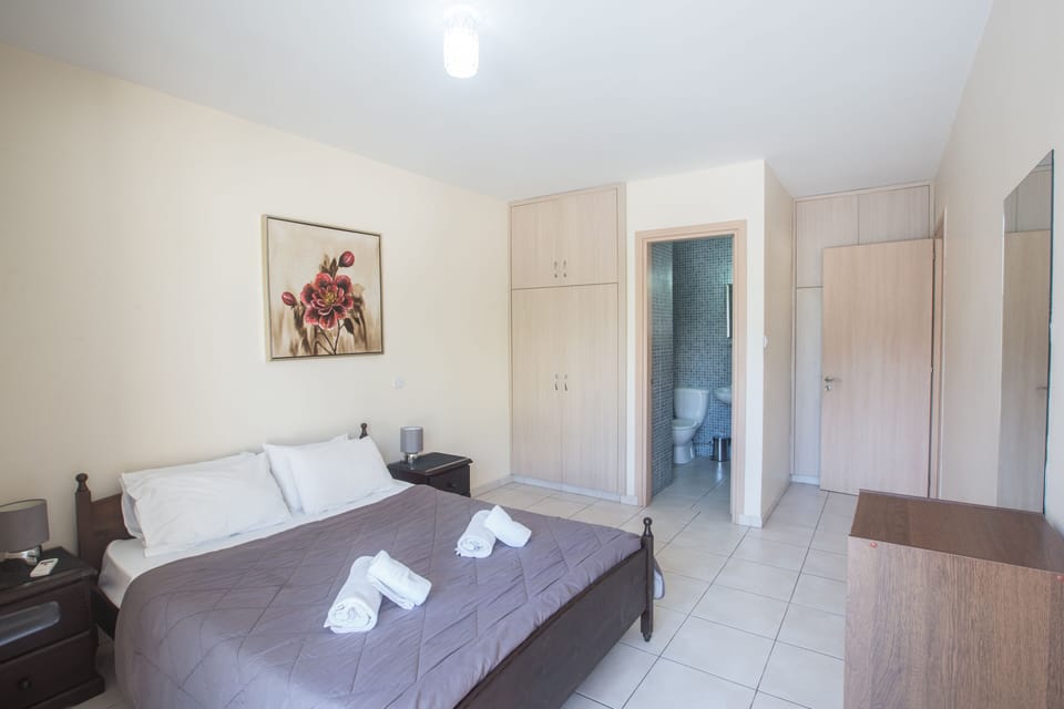 Master Bedroom with en suite bathroom and double bed