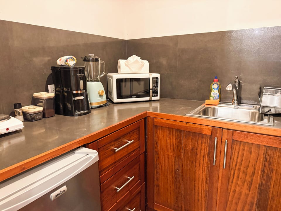 KITCHENETTE