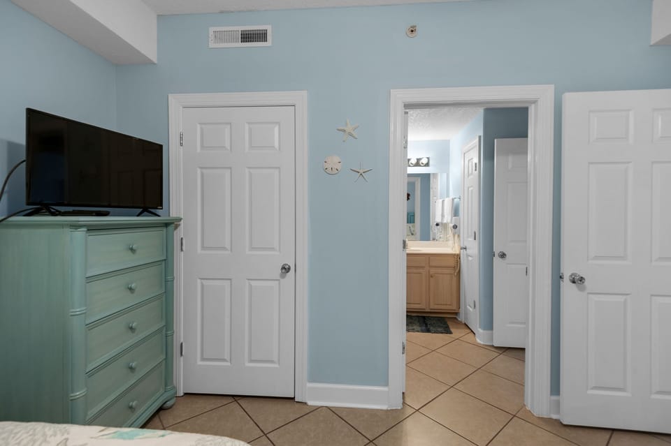 Attached bathroom from the guest room