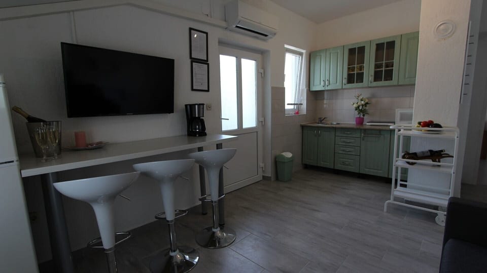 Kitchen and living room