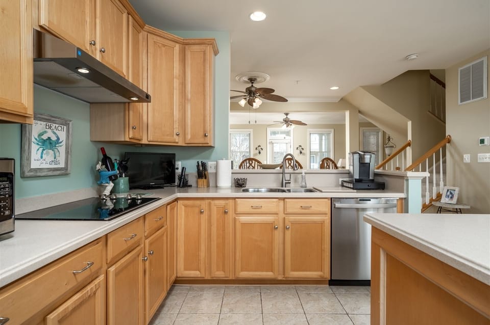 Huge Fully Equipped Kitchen