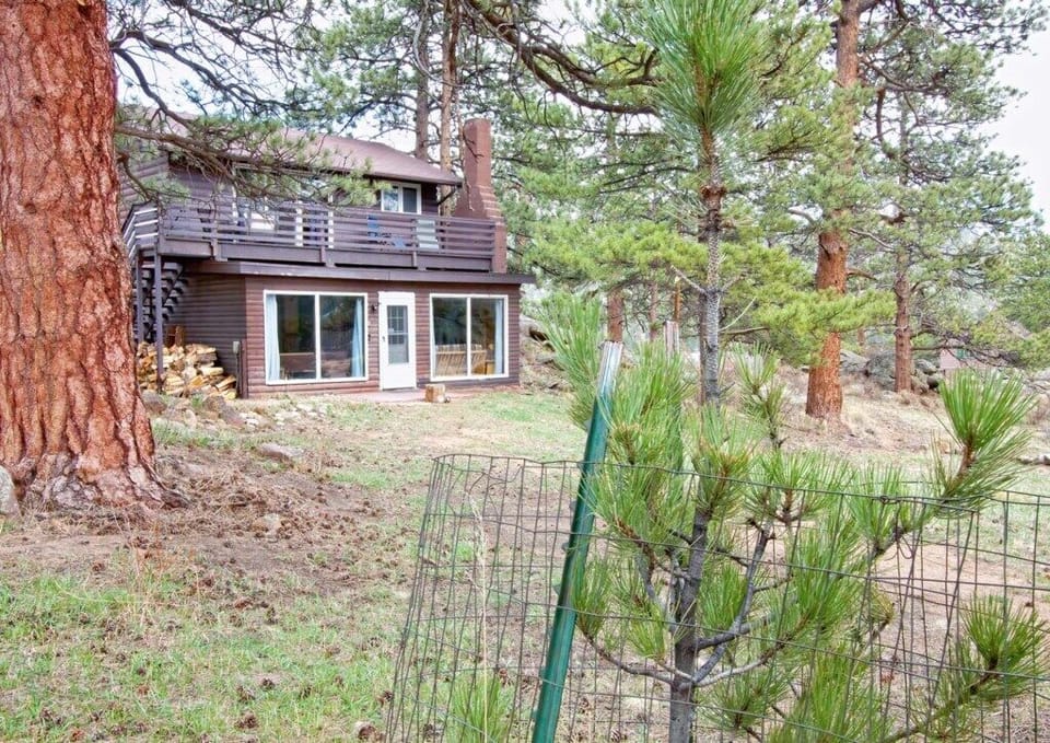 Front entrance view from driveway