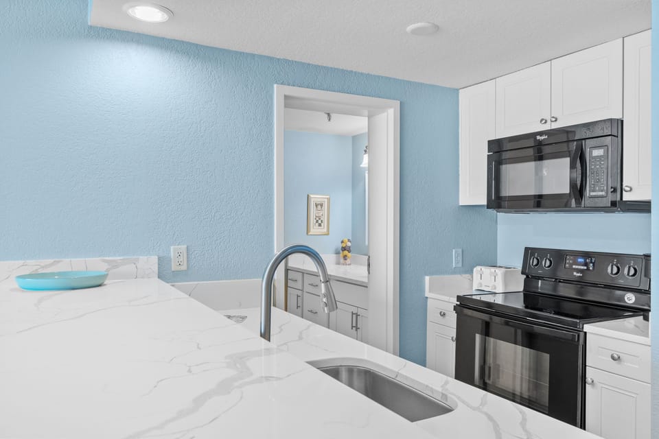 6570 Bayside Inn
