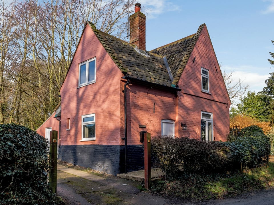 Exterior | The Lodge - Swannington Manor, Swannington
