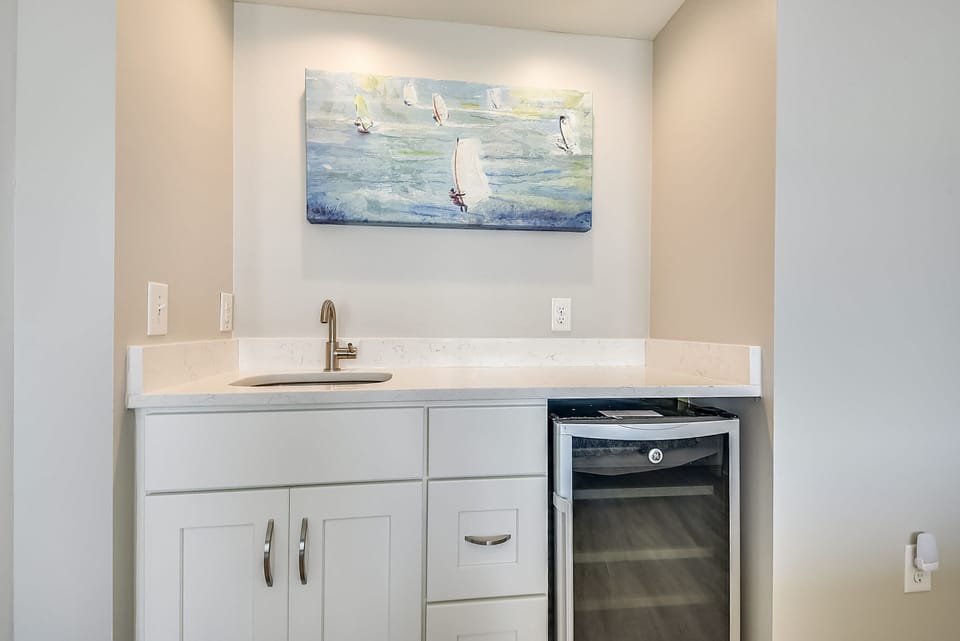 The wet bar makes entertaining a breeze.