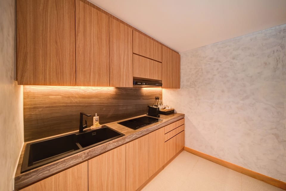 Presidential Suite, 1 King Bed | Private kitchen | Coffee/tea maker, mini-fridge