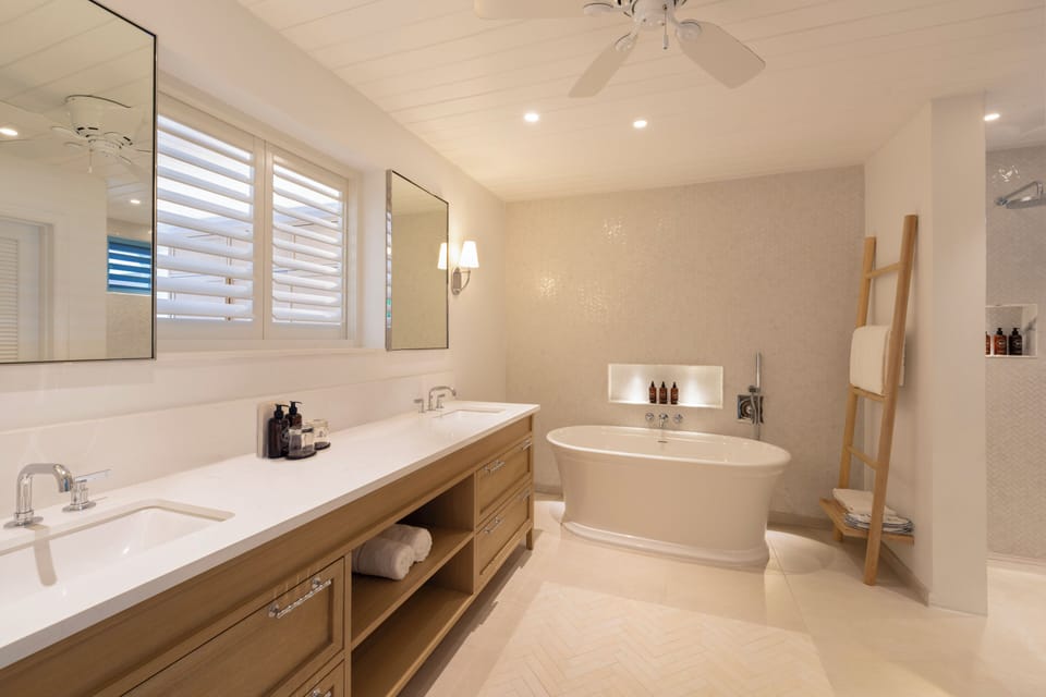 Junior Studio Suite, Sea View, Sea Facing | Bathroom | Shower, designer toiletries, hair dryer, bathrobes