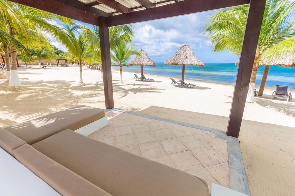 House, 3 Bedrooms | Beach