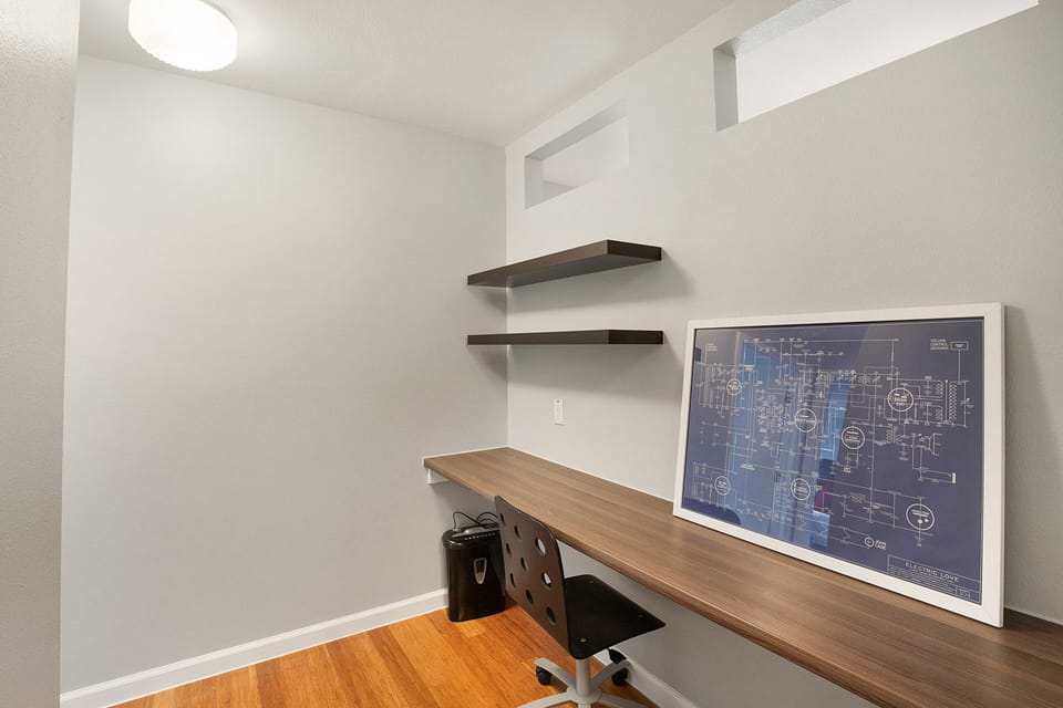 Desk/Office area