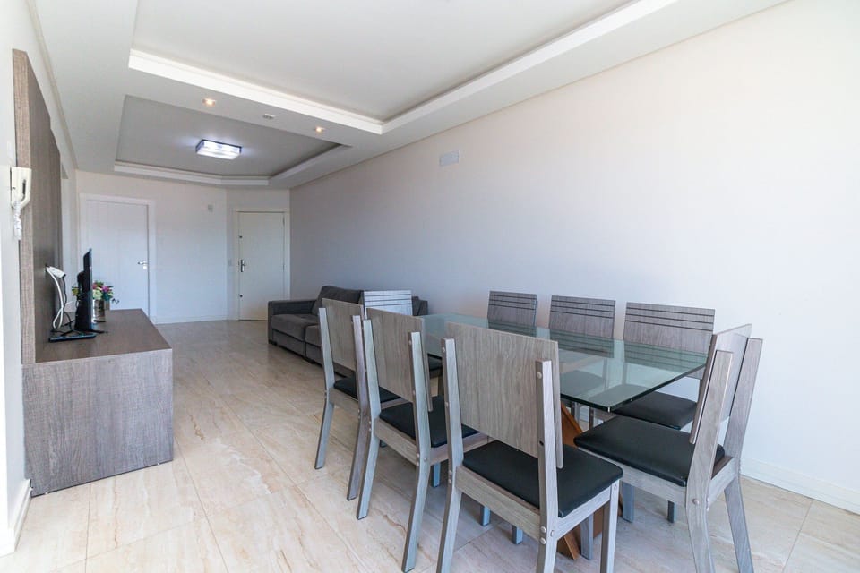 Traditional Apartment | Dining