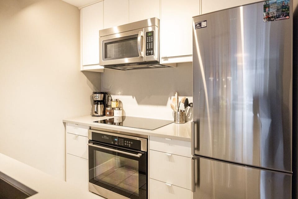`Great location and very comfy inside. Loved being able to people watch in the heart of the village.`- Tifani
