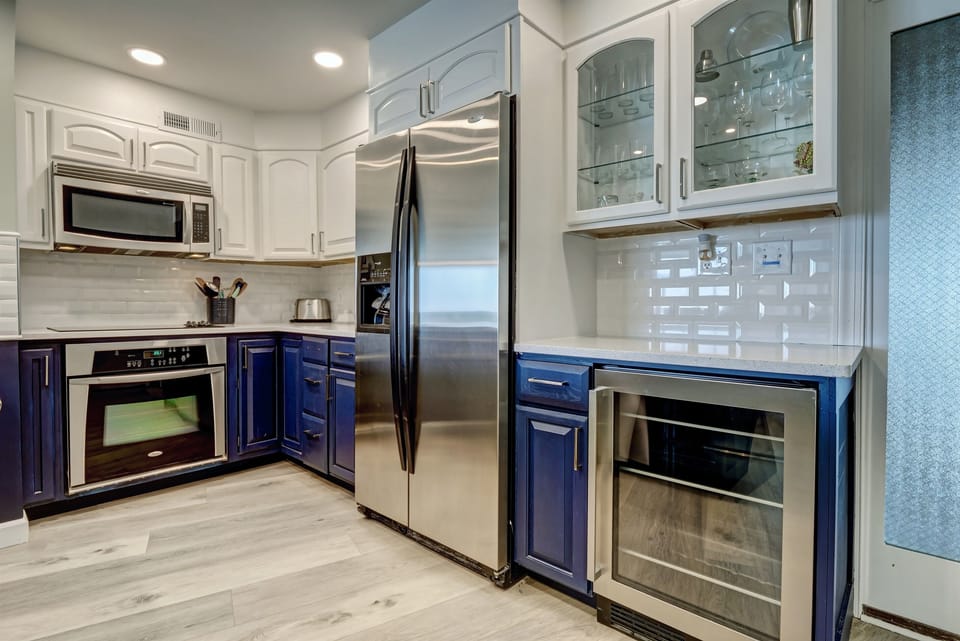 Gorgeous, well stocked kitchen including beverage refrigerator