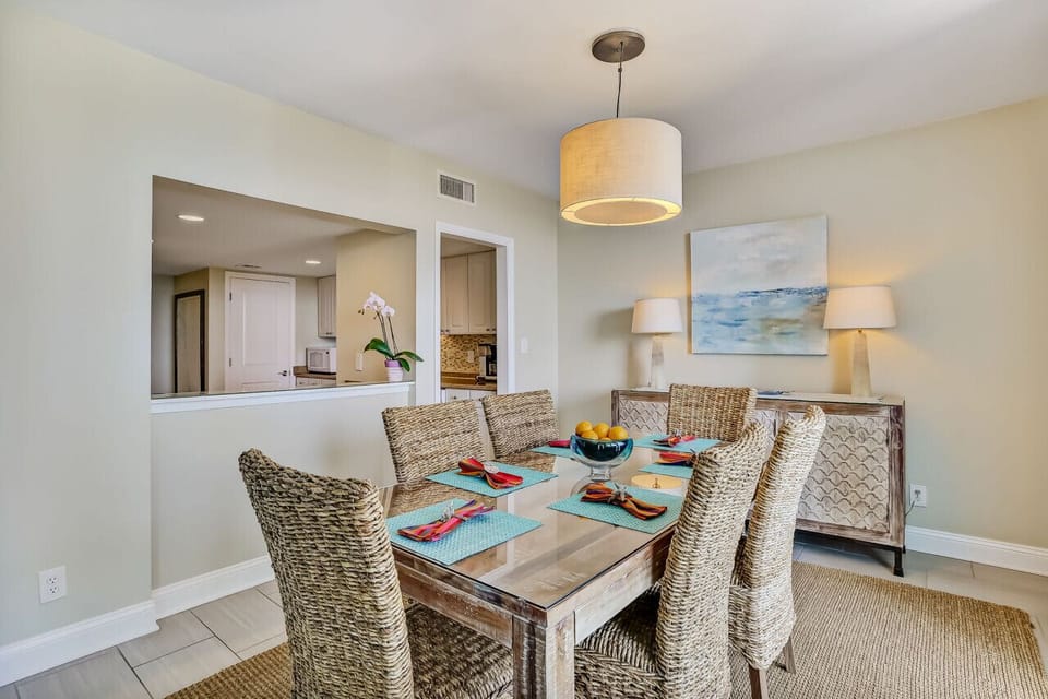 Dining area and table for seating of 6 people