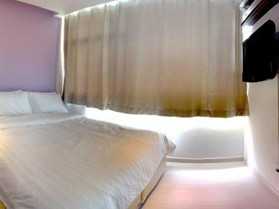 In-room safe, individually furnished, desk, free WiFi