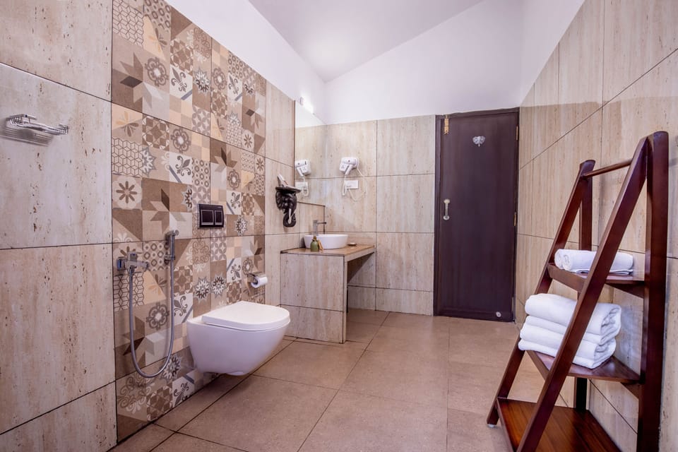 Tuskers Pool Villa | Bathroom | Shower, towels
