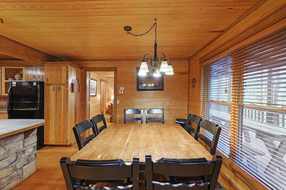 8 person dining table